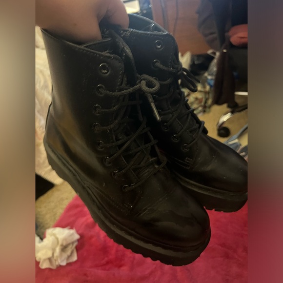 Doc Martens Vegan Jadon II Boot Mono Platforms - Picture 5 of 5